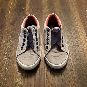 Cat & Jack toddler boys’ chambray sneakers